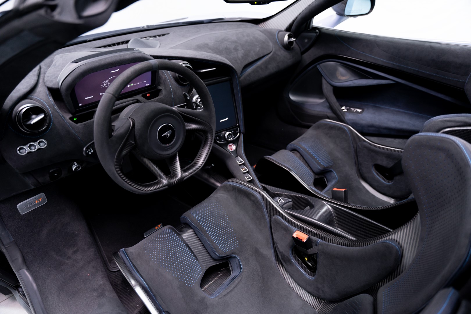 2022 MCLAREN 765 LT SPIDER (GCC, WARRANTY)